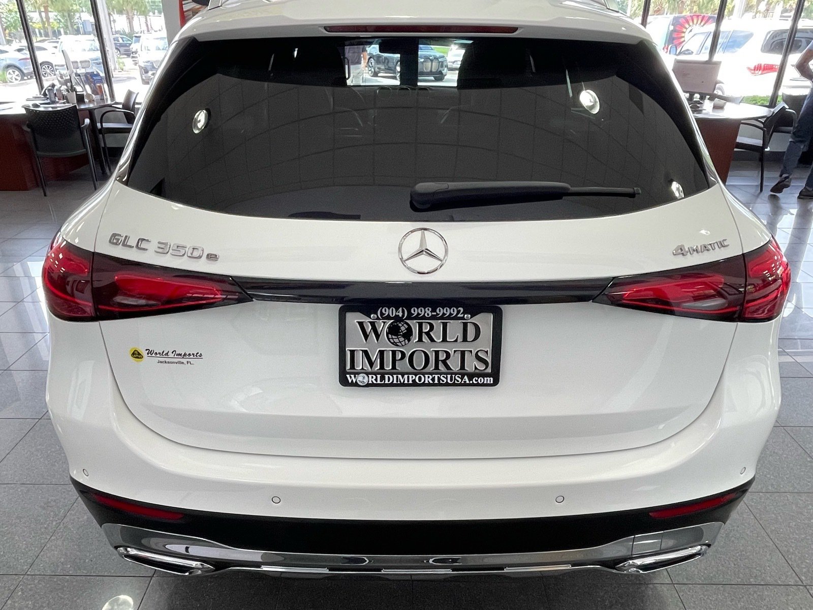 Used 2025 Mercedes-Benz GLC 350e 4MATIC image 4