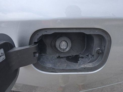 Used 2023 Chevrolet Equinox LT image 16