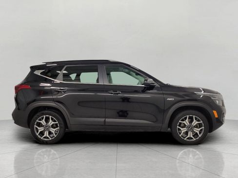 Used 2021 Kia Seltos EX image 11