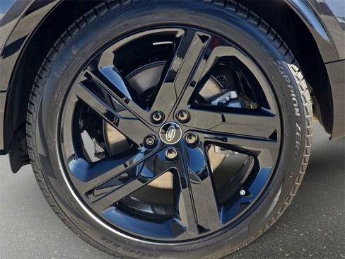 New 2026 Land Rover Discovery Limited Edition image 36