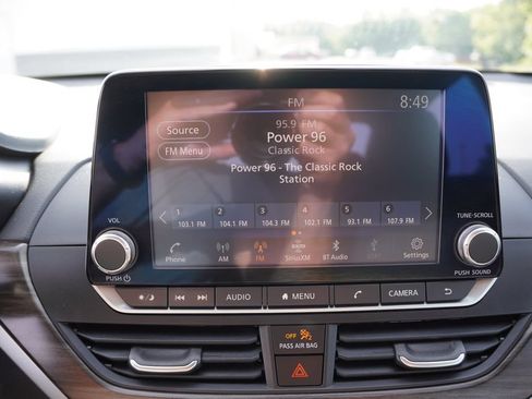 Used 2024 Nissan Altima 2.5 SV FWD image 23