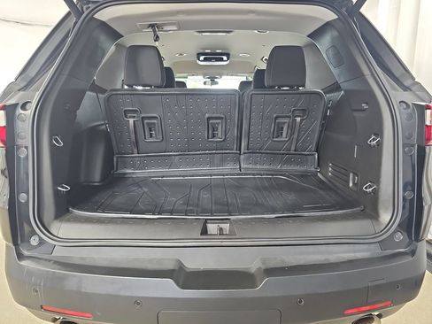 Used 2019 Chevrolet Traverse LT w/ LPO, Blackout Package AWD/4WD image 17