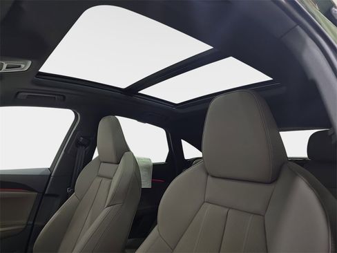 New 2025 Audi Q5 Prestige image 28