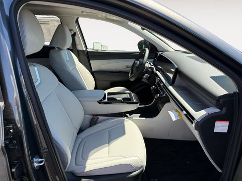 New 2025 Hyundai Tucson Limited image 19