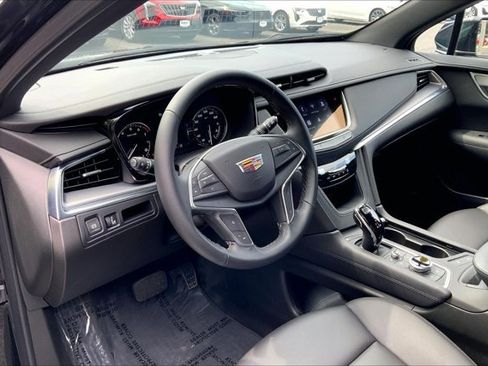 Used 2025 Cadillac XT5 Luxury w/ LPO, Floor Liner Package AWD/4WD image 14