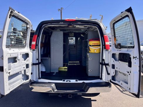 Used 2014 Chevrolet Express 2500 RWD image 15
