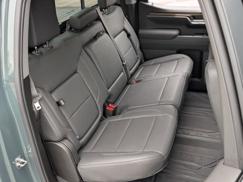 Used 2025 Chevrolet Silverado 1500 LT Trail Boss w/ LT Trail Boss Premium Package image 19