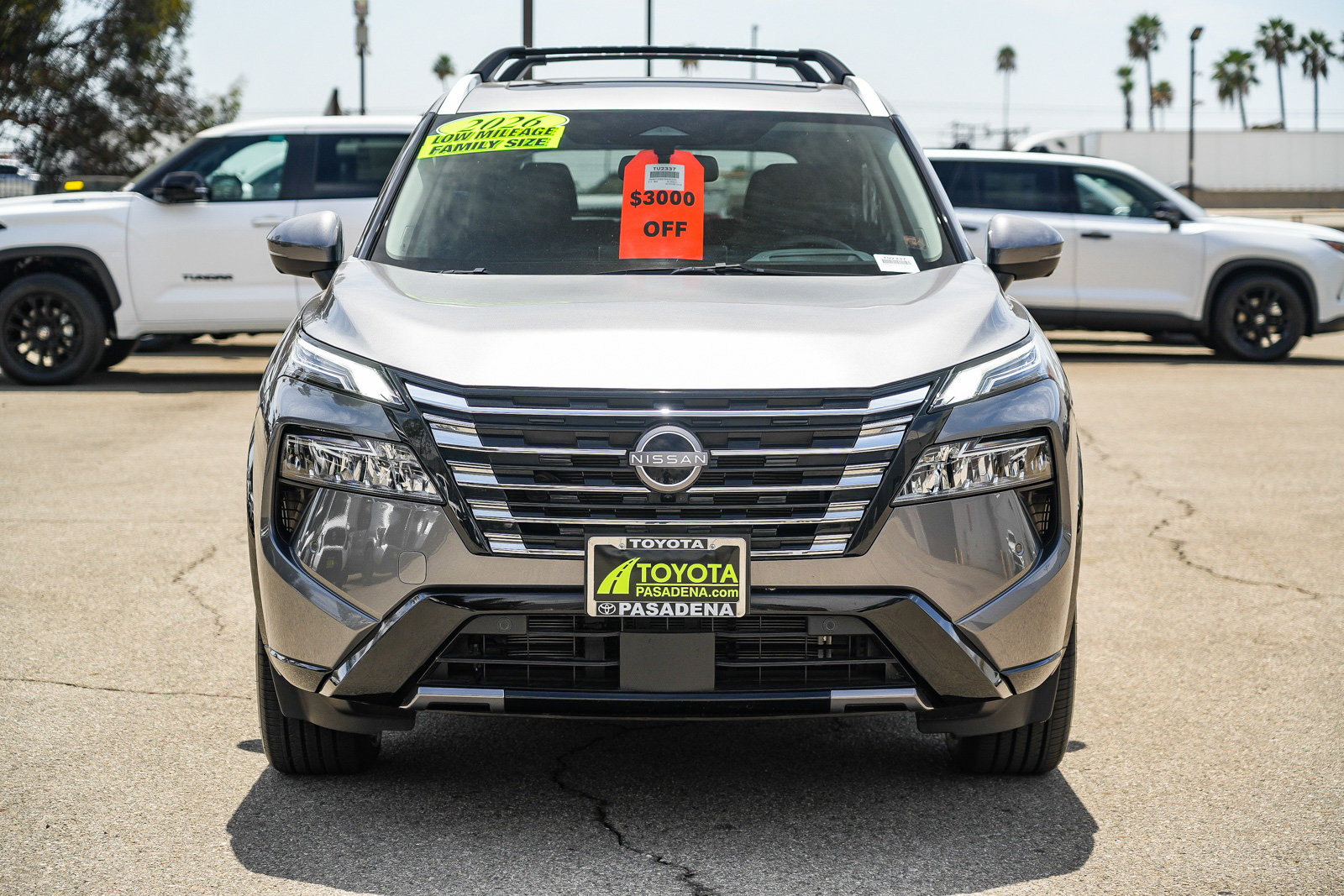 Used 2026 Nissan Rogue Platinum w/ Platinum Premium Package AWD/4WD image 4