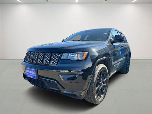Used 2019 Jeep Grand Cherokee Altitude image 2
