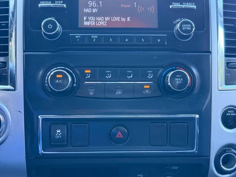 Used 2017 Nissan Titan SV RWD image 27