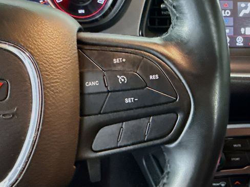 Used 2022 Dodge Challenger SXT RWD image 15