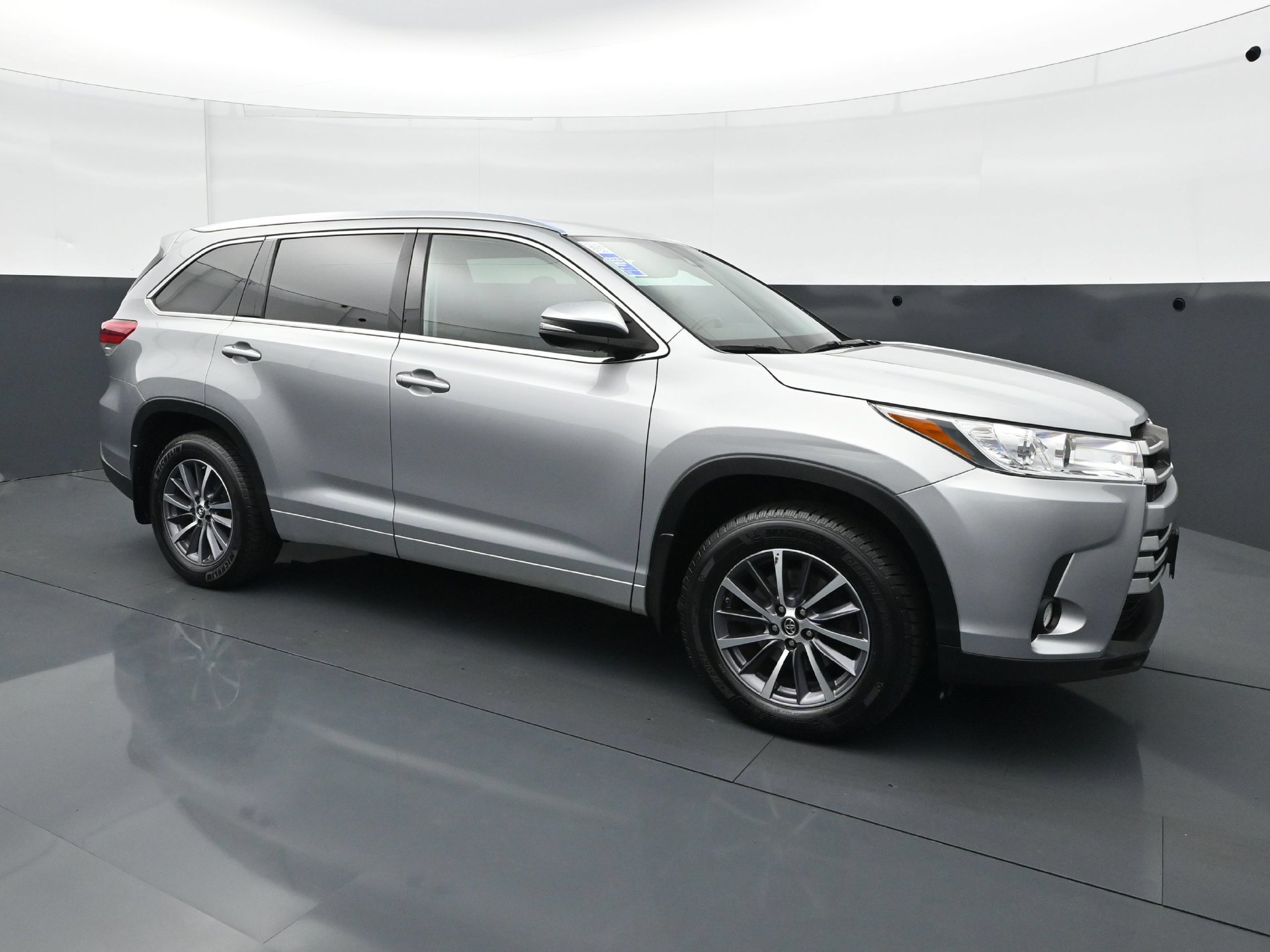 Used 2018 Toyota Highlander XLE AWD/4WD image 9