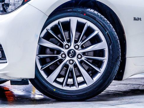 Used 2018 INFINITI Q50 Luxe w/ Essential Package (3.0T Luxe) RWD image 6