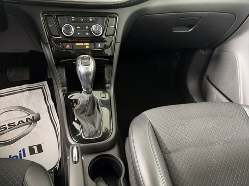 Used 2022 Buick Encore Preferred w/ Safety Package image 31