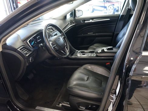 Used 2019 Ford Fusion Titanium image 26