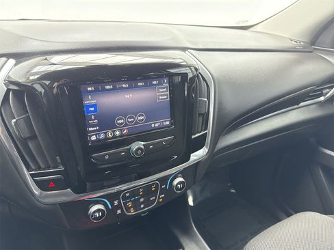 Used 2020 Chevrolet Traverse LS image 17