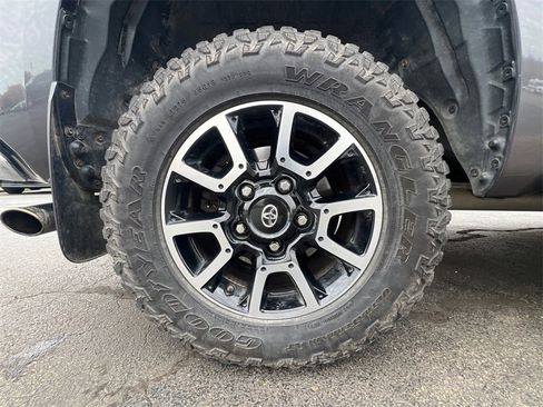Used 2017 Toyota Tundra SR5 image 31