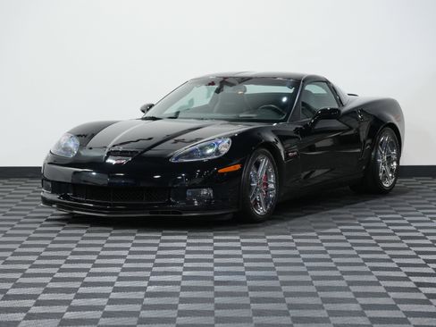 Used 2008 Chevrolet Corvette Z06 w/ Preferred Equipment Group image 3