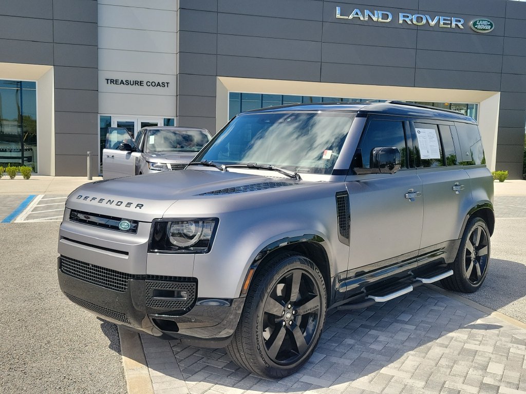 Used 2024 Land Rover Defender 110 X-Dynamic SE AWD/4WD image 1