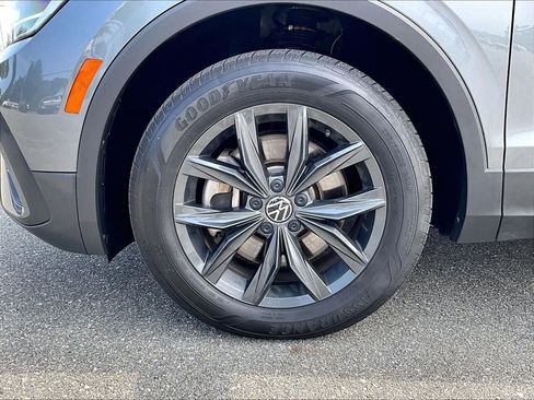 Used 2024 Volkswagen Tiguan SE AWD/4WD image 7