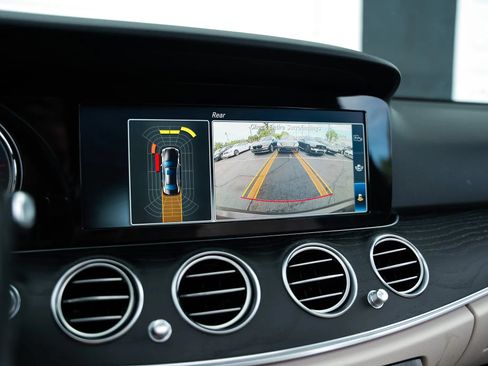 Used 2017 Mercedes-Benz E 300 4MATIC image 45