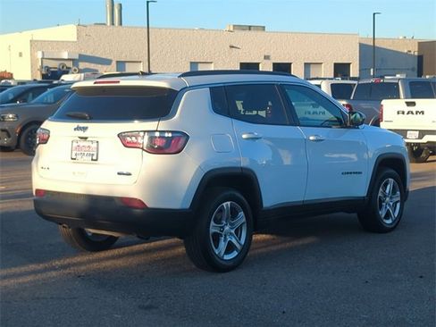 Certified 2024 Jeep Compass Latitude image 3