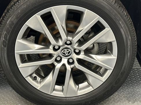 Certified 2022 Toyota RAV4 XLE Premium image 20