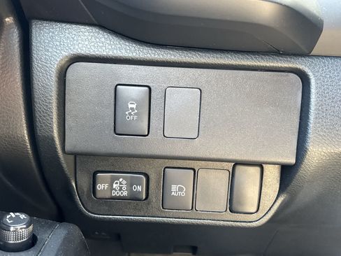 Used 2023 Toyota Tacoma SR AWD/4WD image 21