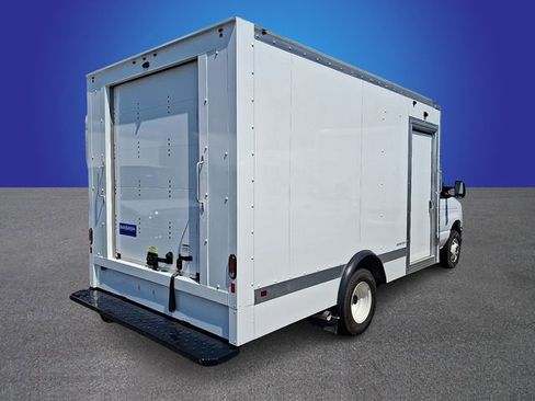 New 2024 Ford E-450 and Econoline 450 Super Duty w/ Power Windows & Locks Group RWD image 2
