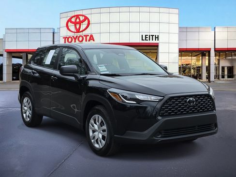 Used 2023 Toyota Corolla Cross L image 3