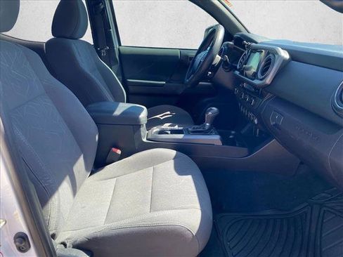Used 2017 Toyota Tacoma TRD Sport w/ Premium & Technology Package RWD image 28