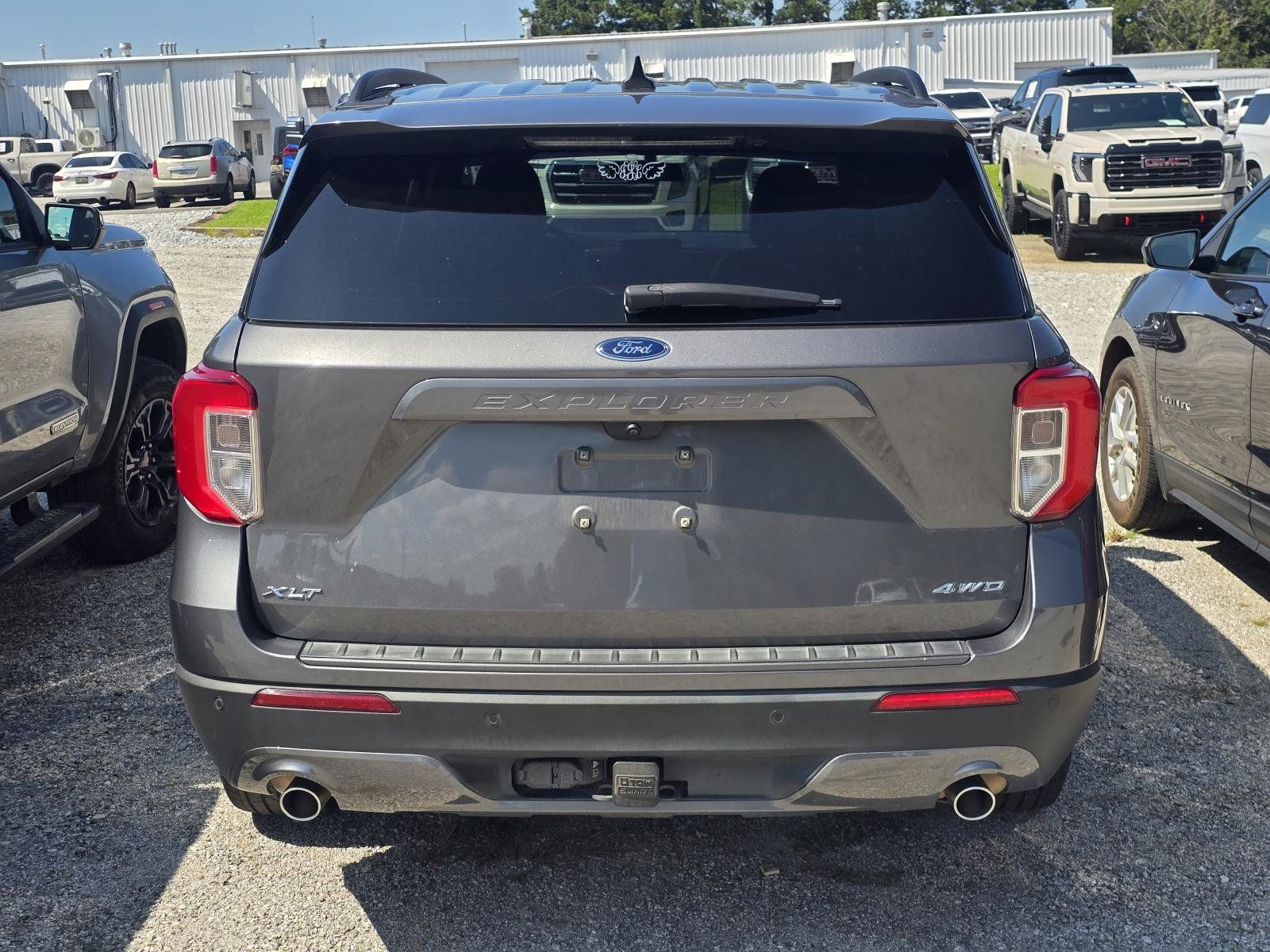 Used 2023 Ford Explorer XLT w/ Equipment Group 202A AWD/4WD image 4