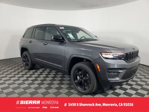 New 2025 Jeep Grand Cherokee Altitude image 1