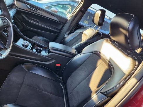 Used 2023 Jeep Grand Cherokee L Laredo image 12