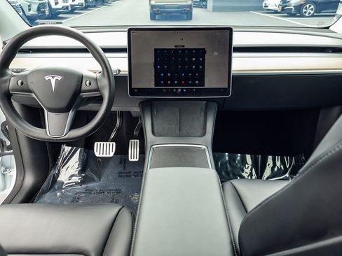 Used 2022 Tesla Model Y Performance image 10