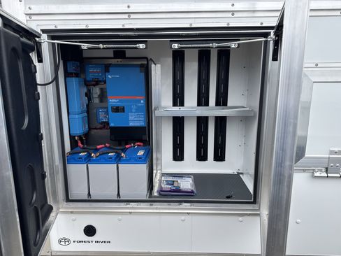 New 2025 Chevrolet Express 4500 w/ Power Convenience Package image 9