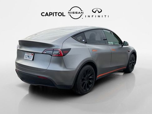 Used 2020 Tesla Model Y Long Range image 5