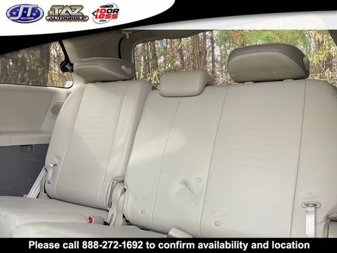 Used 2012 Toyota Sienna XLE image 6