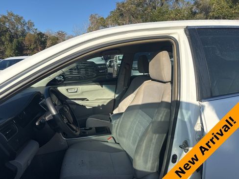 Used 2017 Toyota Camry LE image 9