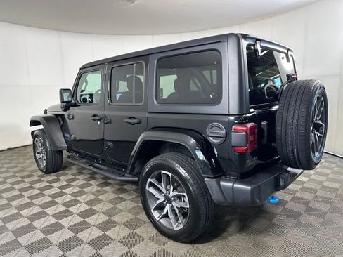Used 2024 Jeep Wrangler Unlimited w/ Convenience Group image 5