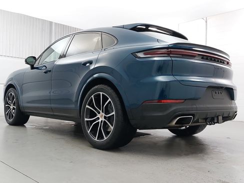 Used 2025 Porsche Cayenne Coupe image 3