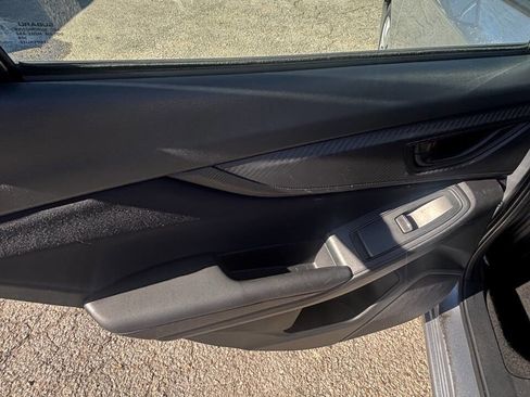 Used 2017 Subaru Impreza 2.0i image 12