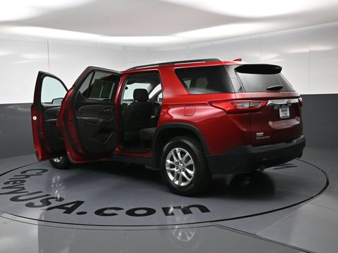 Used 2021 Chevrolet Traverse LT FWD image 28