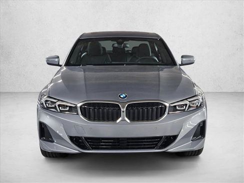 Used 2026 BMW 330i Sedan w/ Premium Package RWD image 2