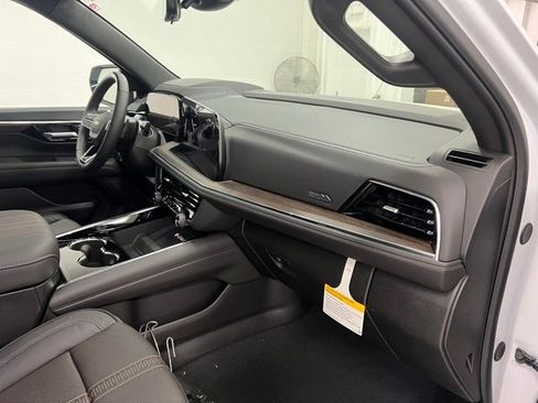 New 2026 Chevrolet Suburban High Country AWD/4WD image 20