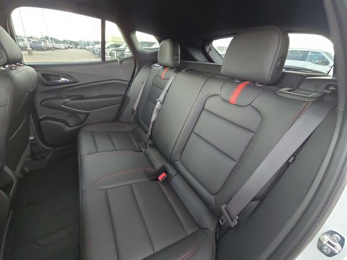 Used 2026 Chevrolet Trax RS w/ Sunroof Package FWD image 28