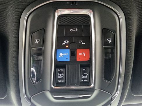 Used 2023 Jeep Grand Cherokee Altitude image 27