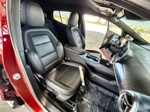 Used 2025 Chevrolet Equinox EV LT w/ Convenience Package image 19