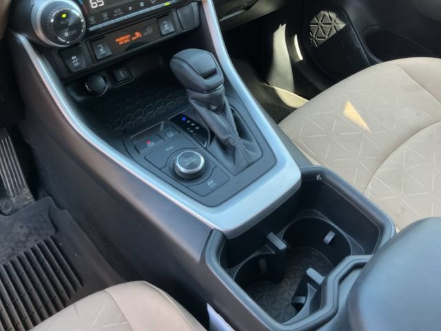 Certified 2022 Toyota RAV4 XLE w/ XLE Grade Weather Package AWD/4WD image 18