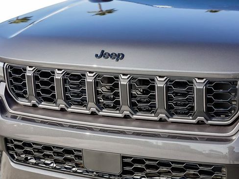 New 2026 Jeep Grand Cherokee Altitude image 6